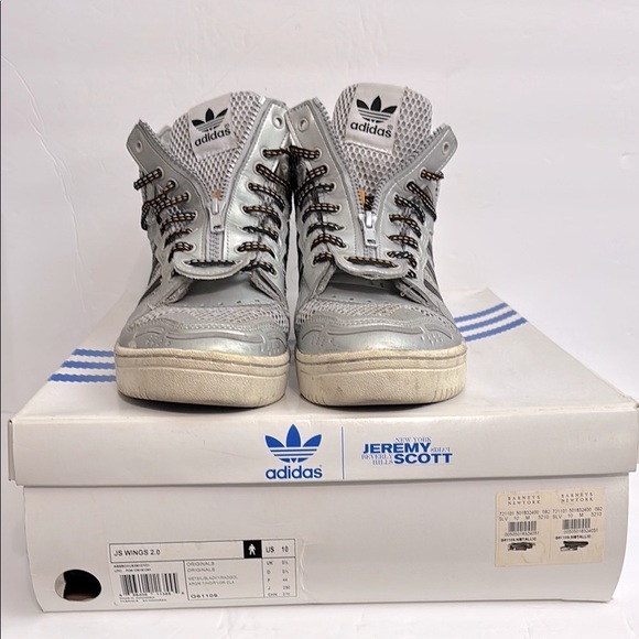 Jeremy Scott Wings x Adidas 
2.0 JS Obyo Metallic Silver
Sneakers - Picture 2 of 16